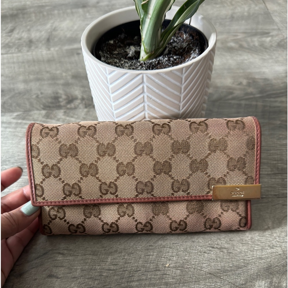 💯Authentic Preloved Gucci long Wallet